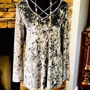 Jodifl shimmery large velvet gray blouse 👚